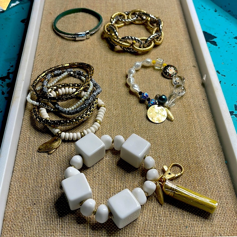 Plunder Design bracelets. Set of 5